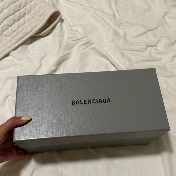 Balenciaga Pool Slides - Picture 5 of 6